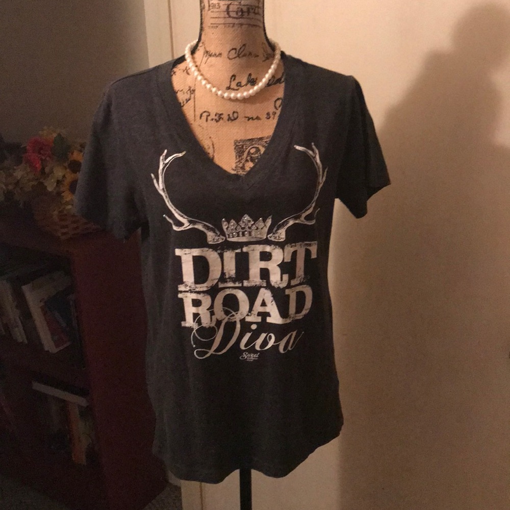 Dirt Road Diva V Neck